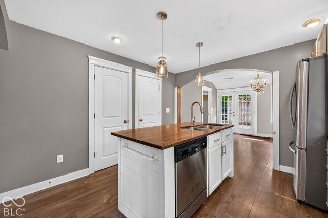 300 E Ohio Street, Trafalgar, IN 46181