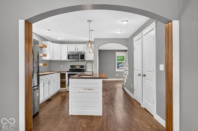300 E Ohio Street, Trafalgar, IN 46181