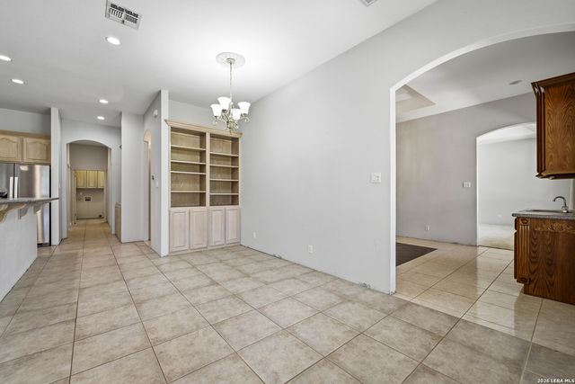 282 SHANNON RDG, Floresville, TX 78114