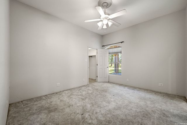 282 SHANNON RDG, Floresville, TX 78114