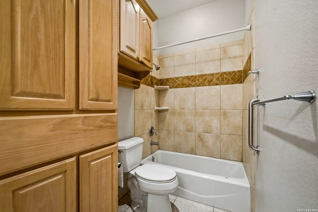 282 SHANNON RDG, Floresville, TX 78114