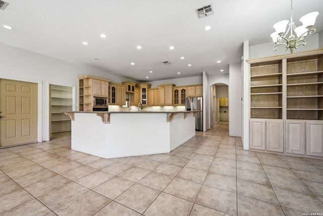 282 SHANNON RDG, Floresville, TX 78114