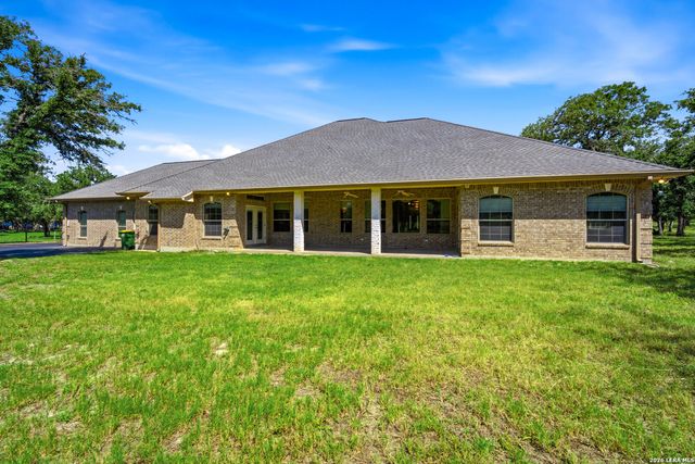 282 SHANNON RDG, Floresville, TX 78114