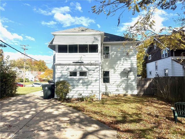 935 Ravine Drive, Cleveland Heights, OH 44112