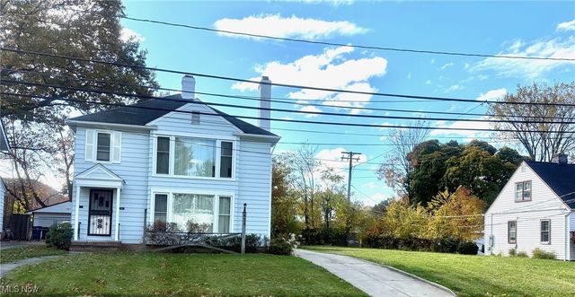935 Ravine Drive, Cleveland Heights, OH 44112