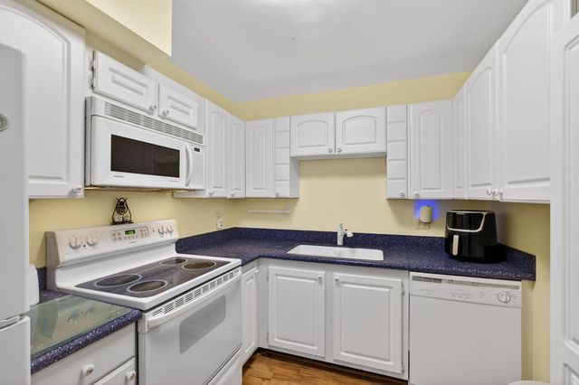 336 Golfview Road 207, North Palm Beach, FL 33408