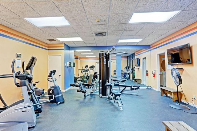 336 Golfview Road 207, North Palm Beach, FL 33408