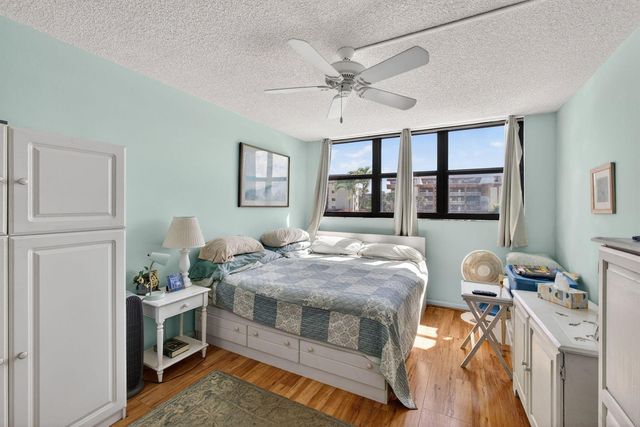 336 Golfview Road 207, North Palm Beach, FL 33408