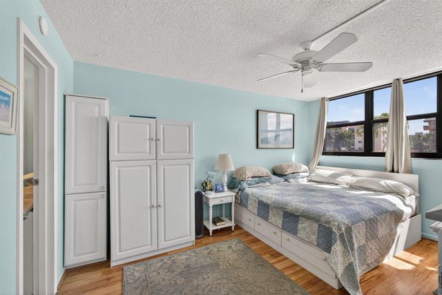 336 Golfview Road 207, North Palm Beach, FL 33408