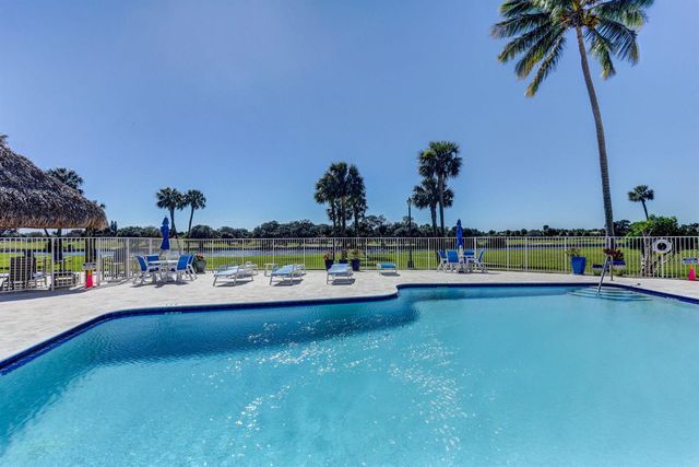336 Golfview Road 207, North Palm Beach, FL 33408
