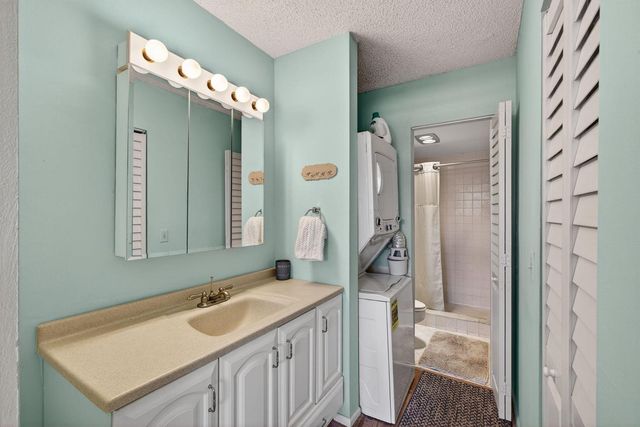 336 Golfview Road 207, North Palm Beach, FL 33408
