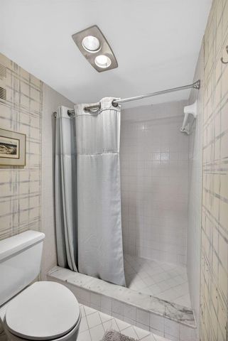 336 Golfview Road 207, North Palm Beach, FL 33408