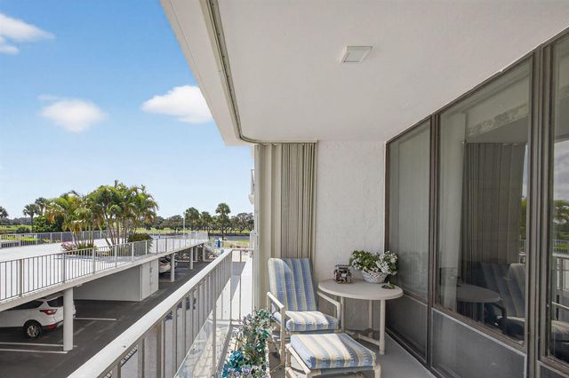 336 Golfview Road 207, North Palm Beach, FL 33408