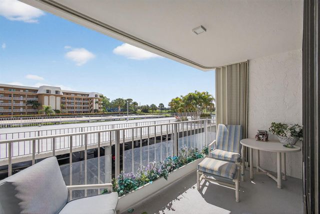 336 Golfview Road 207, North Palm Beach, FL 33408