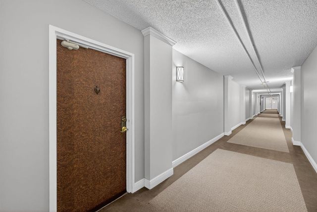 336 Golfview Road 207, North Palm Beach, FL 33408