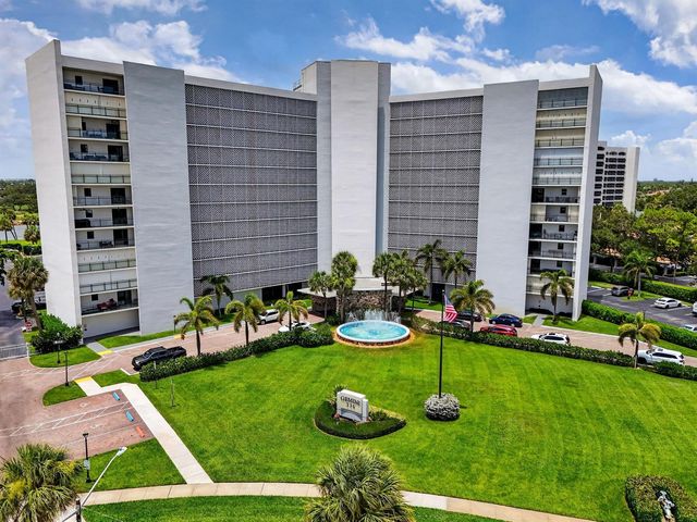 336 Golfview Road 207, North Palm Beach, FL 33408