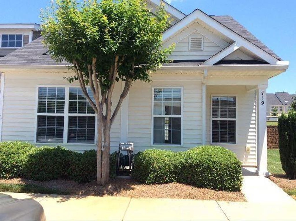 719 Waterfall Way, Clover, SC 29710