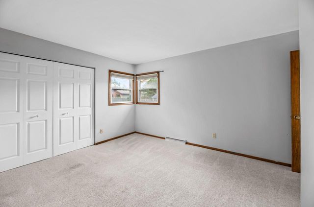 W170S7044 Southern DRIVE, Muskego, WI 53150