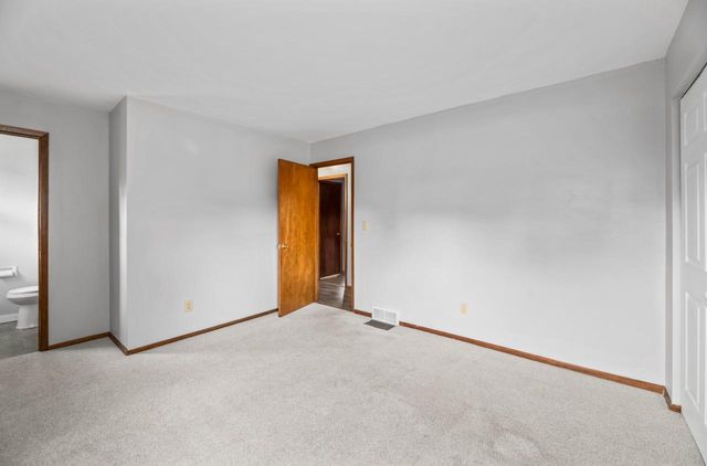 W170S7044 Southern DRIVE, Muskego, WI 53150