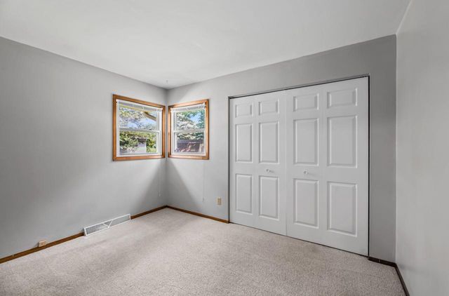 W170S7044 Southern DRIVE, Muskego, WI 53150