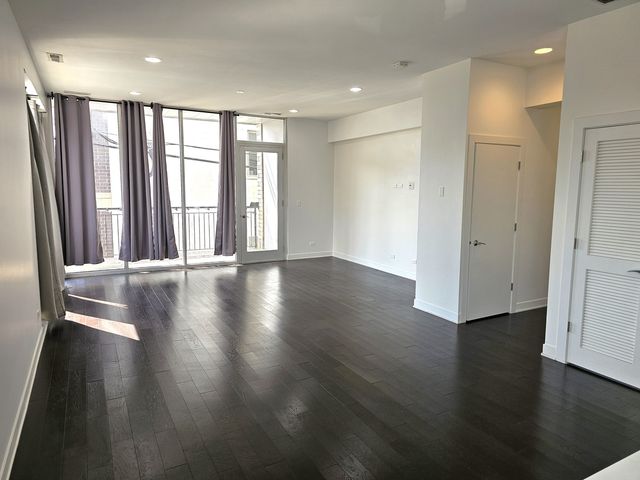 514 N Damen Avenue 2S, Chicago, IL 60622