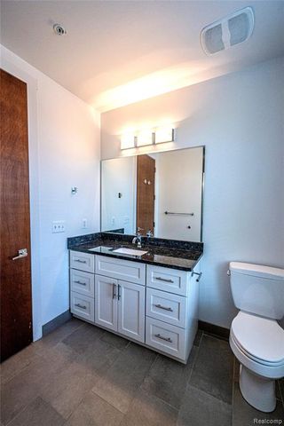 922 N Main Street 212, Royal Oak, MI 48067
