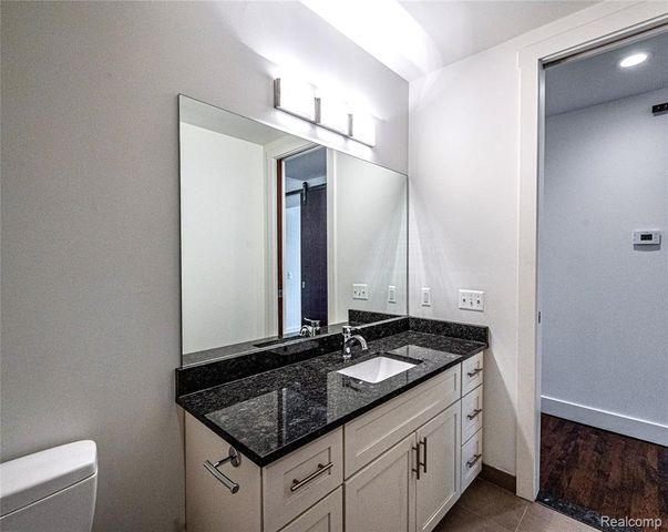 922 N Main Street 212, Royal Oak, MI 48067
