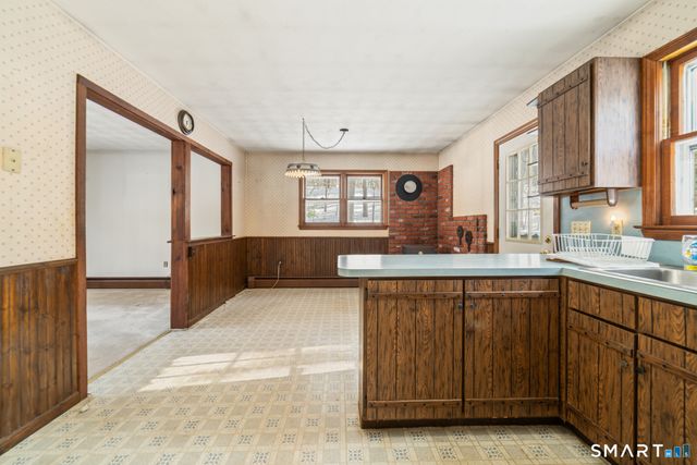 18 Manor Lane, Wolcott, CT 06716