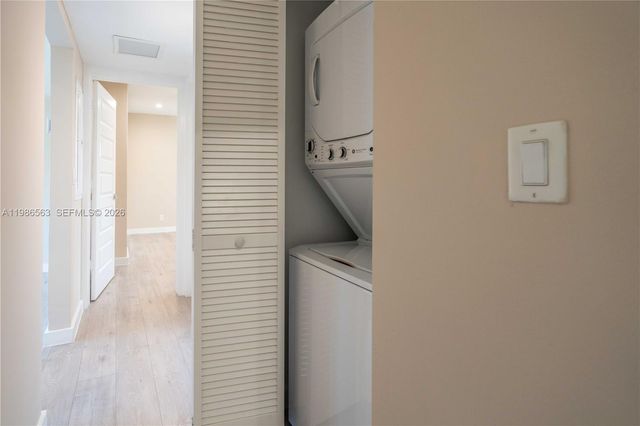 2400 NE 26th St 7, Fort Lauderdale, FL 33305