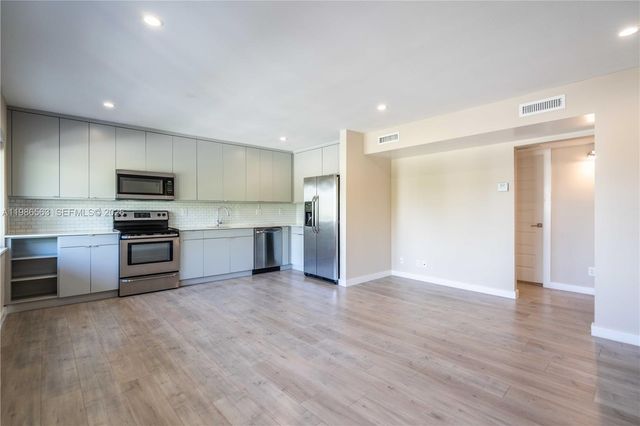 2400 NE 26th St 7, Fort Lauderdale, FL 33305