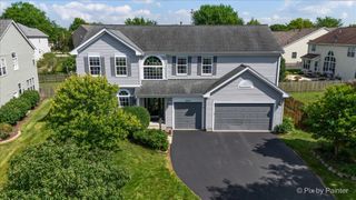 2317 Barrett Drive, Algonquin, IL 60102