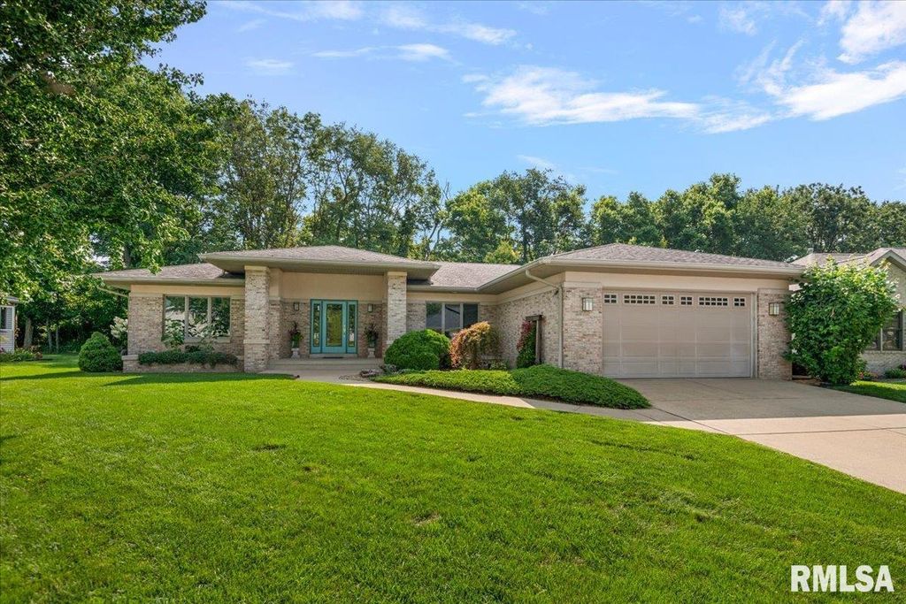 6708 Phlox Drive, Springfield, IL 62712