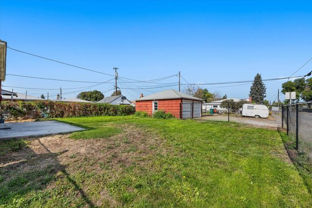 227 E Crown Ave, Spokane, WA 99207