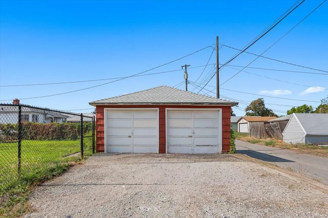 227 E Crown Ave, Spokane, WA 99207