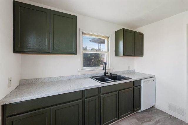 227 E Crown Ave, Spokane, WA 99207