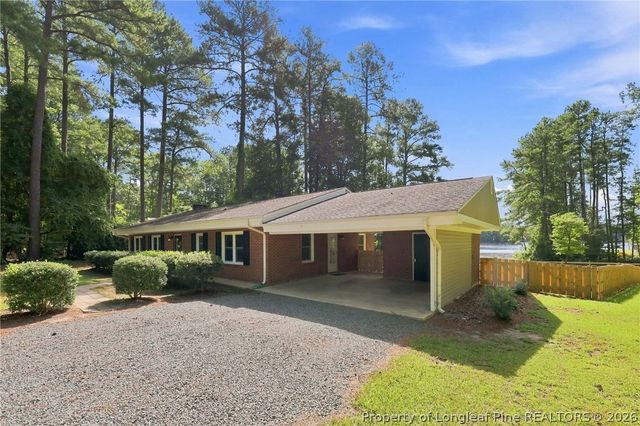117 Lakeview Drive, Whispering Pines, NC 28327