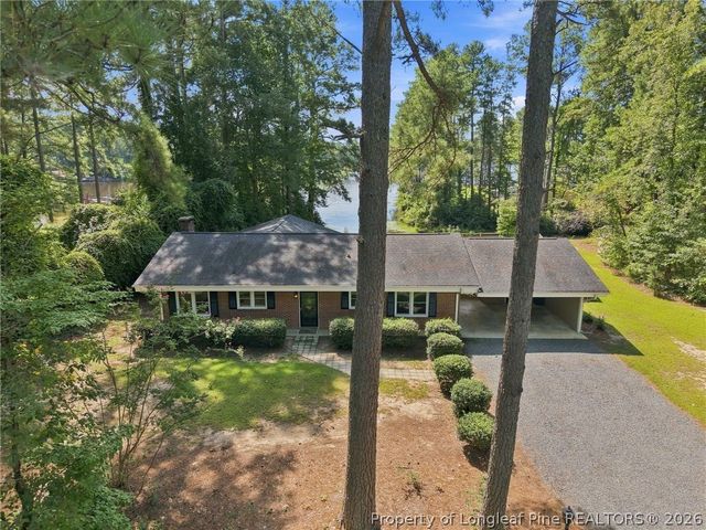 117 Lakeview Drive, Whispering Pines, NC 28327