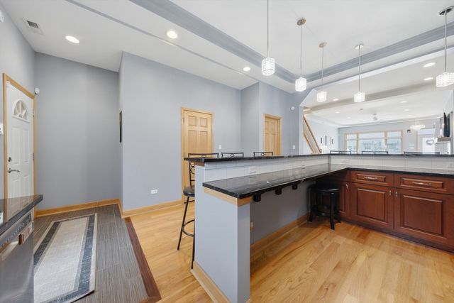 2646 S Hillock Avenue, Chicago, IL 60608