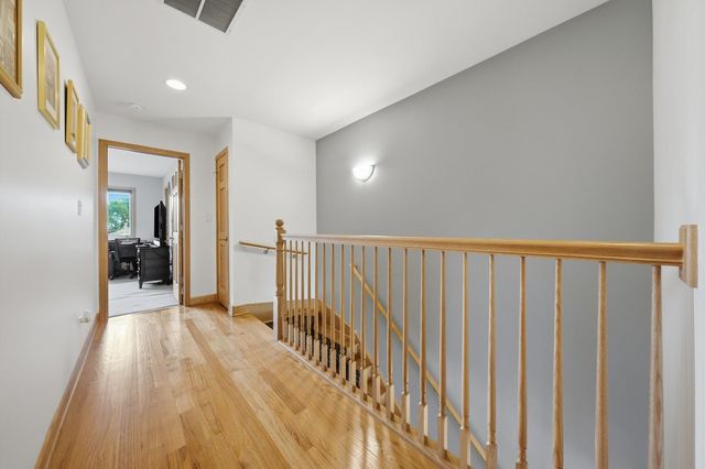 2646 S Hillock Avenue, Chicago, IL 60608