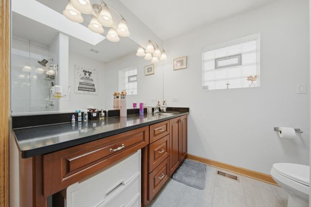 2646 S Hillock Avenue, Chicago, IL 60608