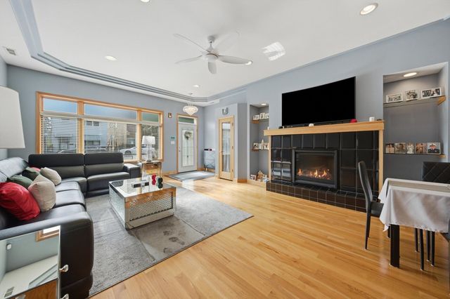 2646 S Hillock Avenue, Chicago, IL 60608