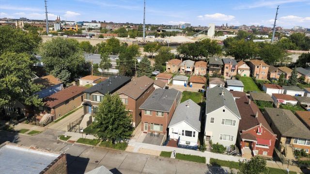 2646 S Hillock Avenue, Chicago, IL 60608