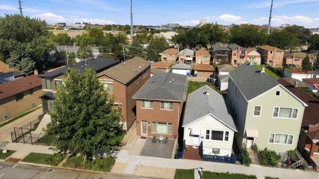 2646 S Hillock Avenue, Chicago, IL 60608