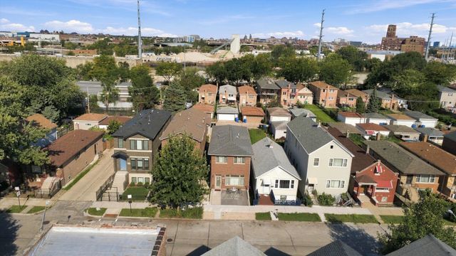 2646 S Hillock Avenue, Chicago, IL 60608