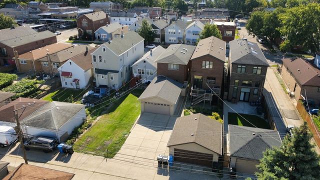 2646 S Hillock Avenue, Chicago, IL 60608