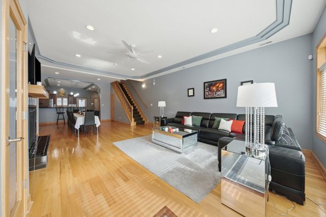 2646 S Hillock Avenue, Chicago, IL 60608