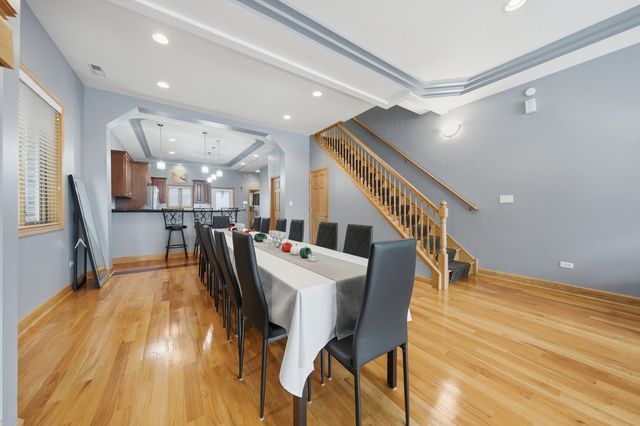 2646 S Hillock Avenue, Chicago, IL 60608