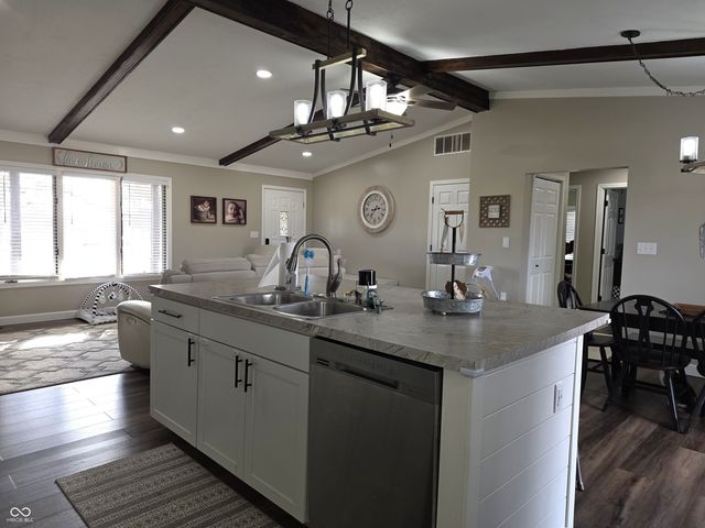 3066 W Old State Rd 252, Flat Rock, IN 47234