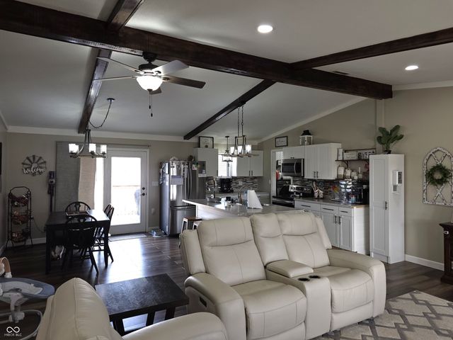 3066 W Old State Rd 252, Flat Rock, IN 47234