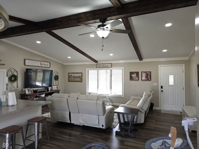 3066 W Old State Rd 252, Flat Rock, IN 47234